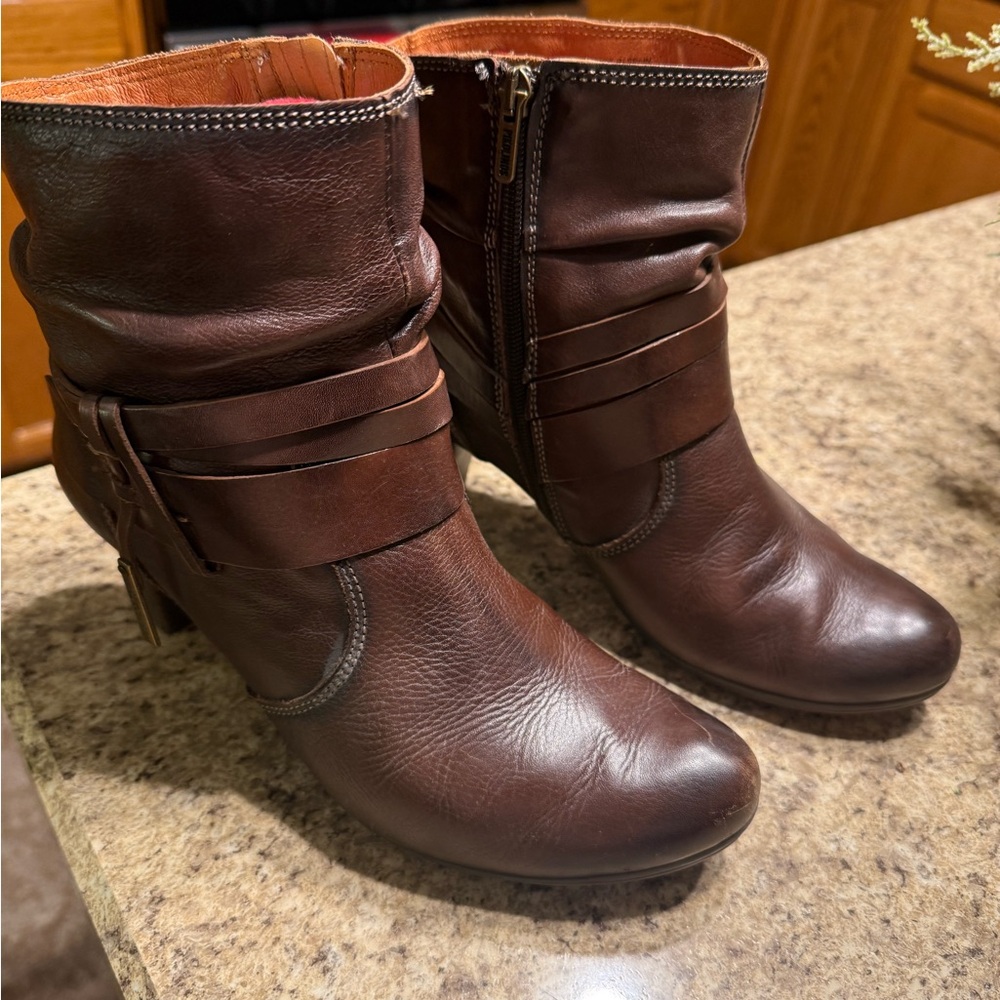 PIKOLINOS Rich Brown Leather Ankle Boots